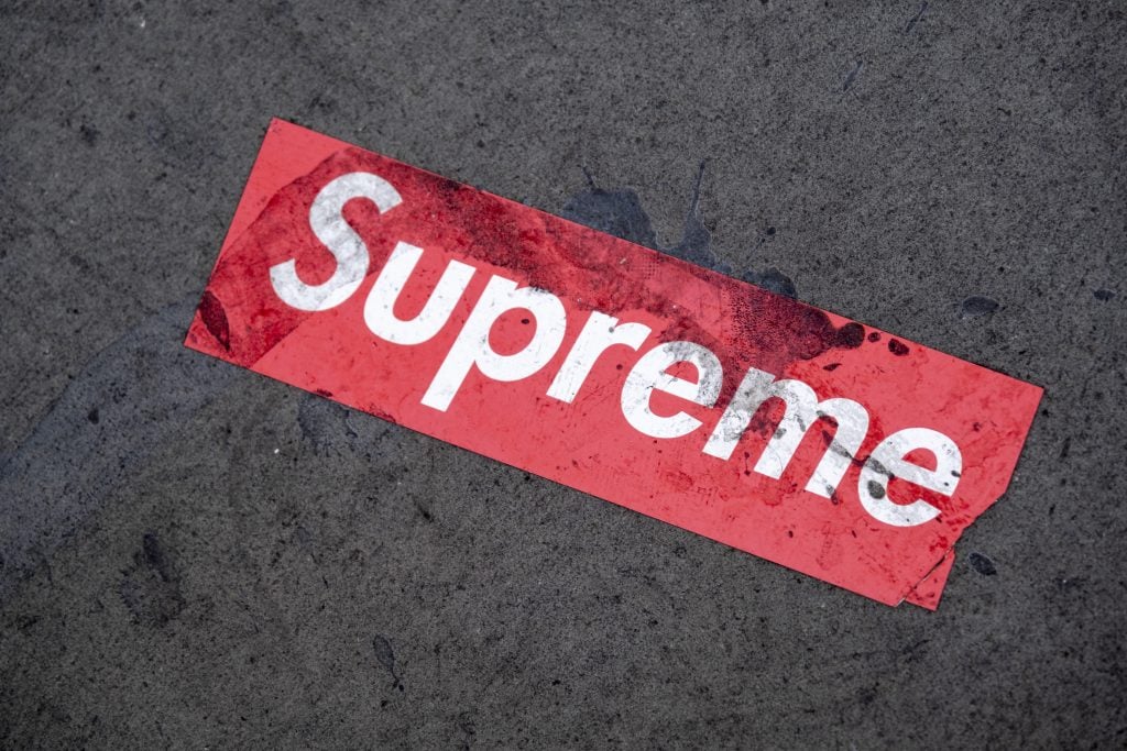 Best supreme logos best sale