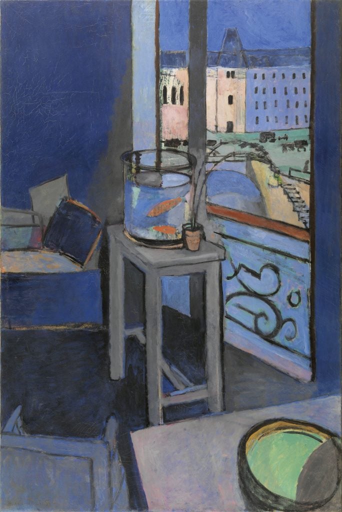 Painting depicting a bowl of gold fish and a plant by the window, in blue and grey tone