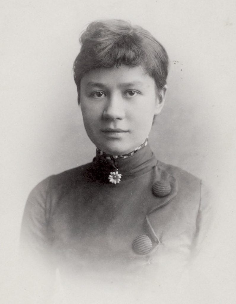 An early photograph of Jo van Gogh-Bonger, pictured with her hair neat in a bun and in a black Victorian dress