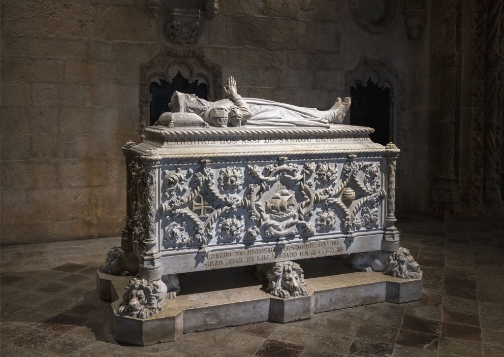 The tomb of explorer Vasco da Gama in the church of Santa Maria