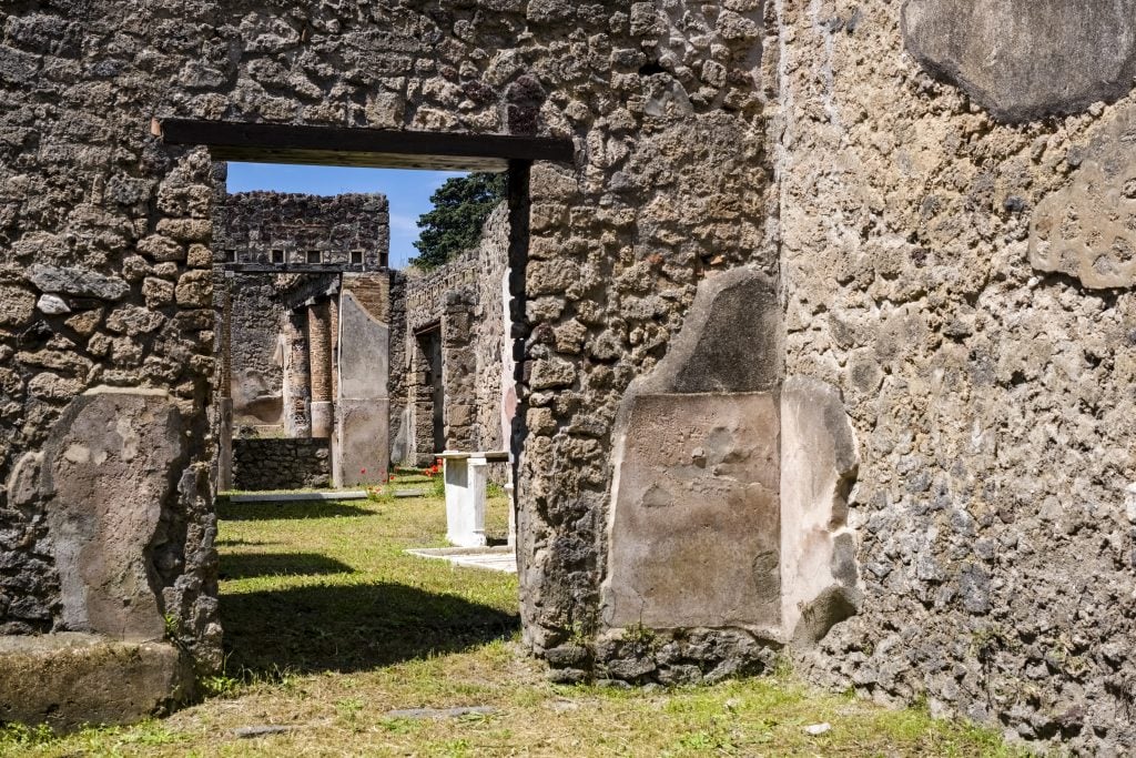 The ruins of a stone structures in Pompeii