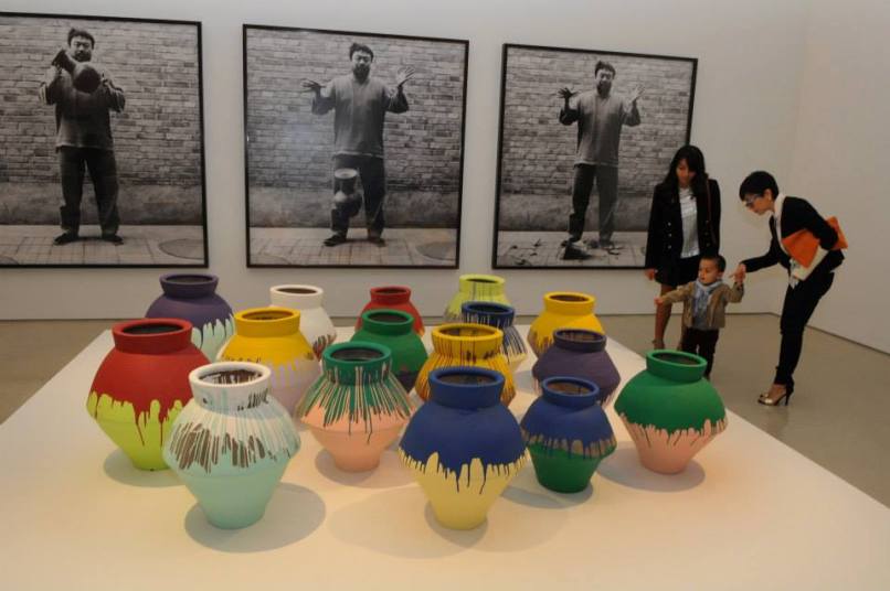 Artist Smashes Ai Weiwei Vase at Pérez Art Museum Miami News