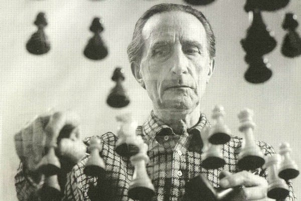 Duchamp plays John Cage in Toronto, 1968.Photo; zettelmagazine.com.