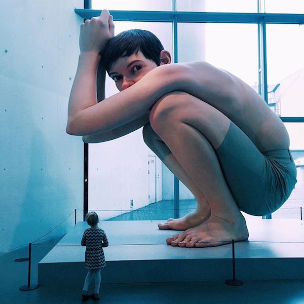 Photo by @missmillemaria, with Ron Mueck's "Boy," categorized under the #ArtWatchers hashtag